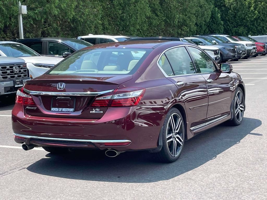 Used 2016 Honda Accord Touring image 4