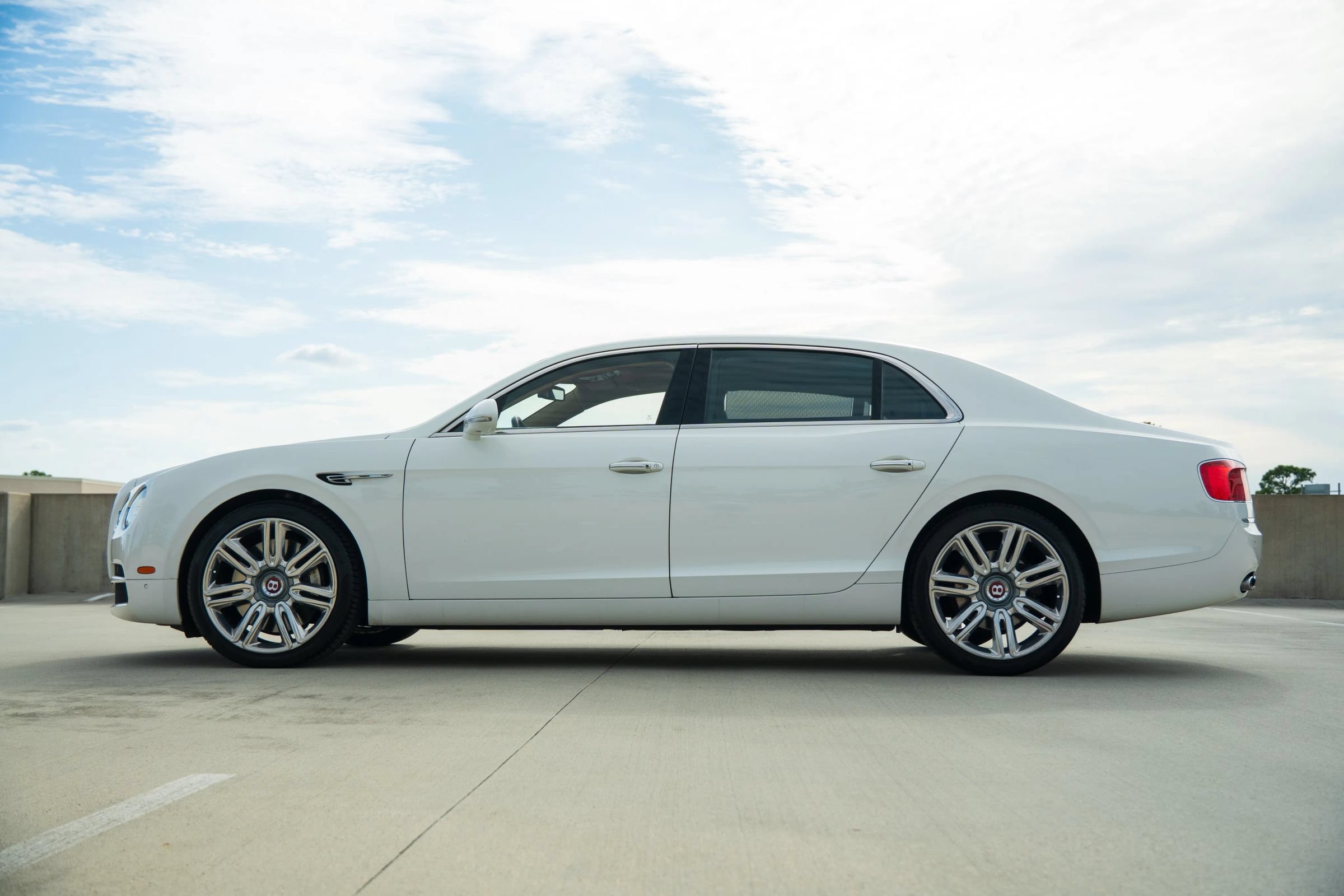 Used 2018 Bentley Flying Spur V8 AWD/4WD image 4