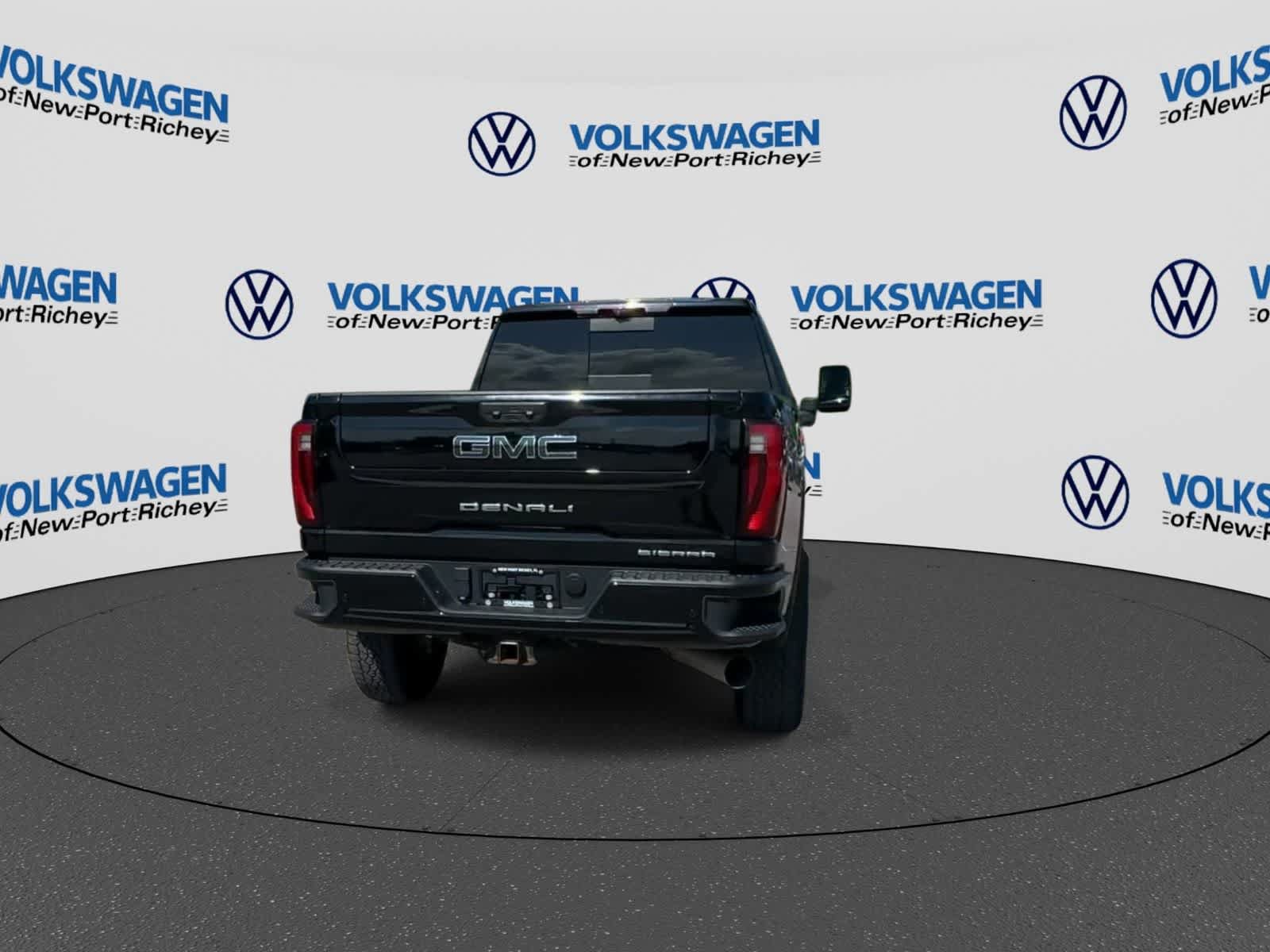 Used 2024 GMC Sierra 3500 Denali Ultimate AWD/4WD image 7