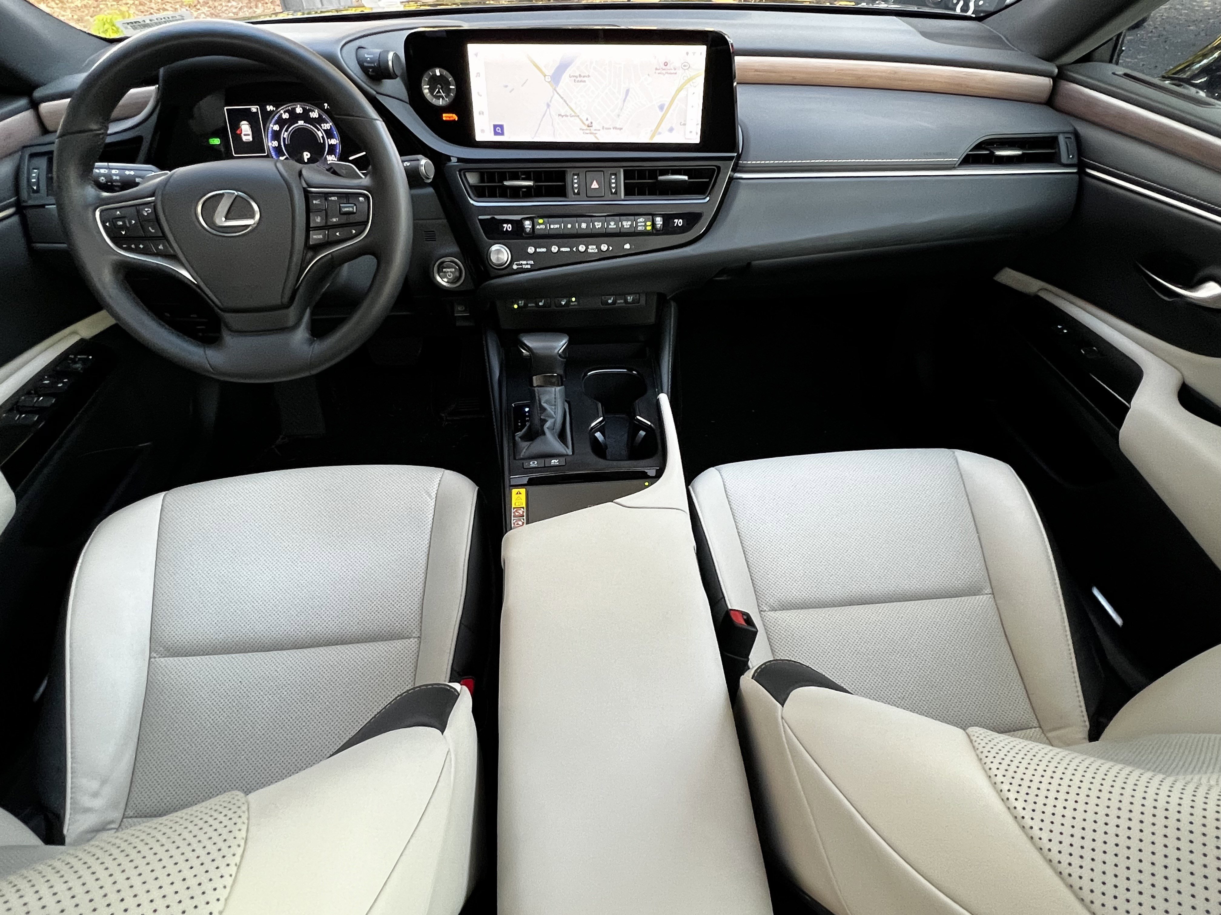 Certified 2025 Lexus ES 300h w/ Premium Package image 34