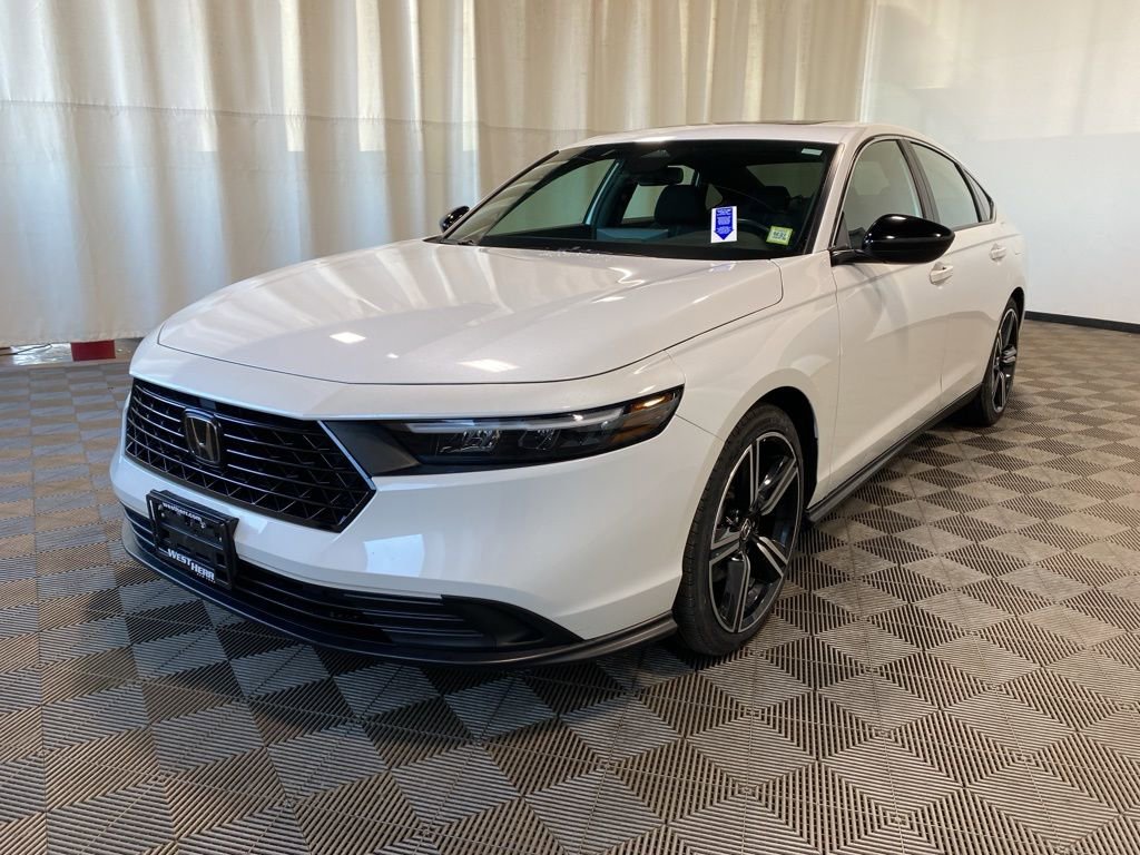 Used 2023 Honda Accord Sport image 3