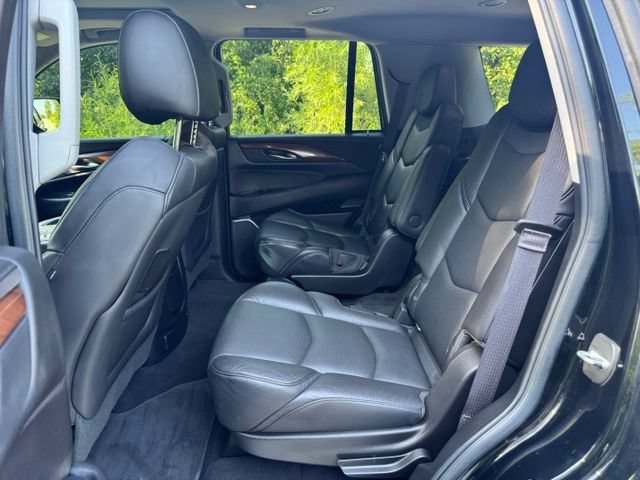 Used 2017 Cadillac Escalade Luxury AWD/4WD image 13