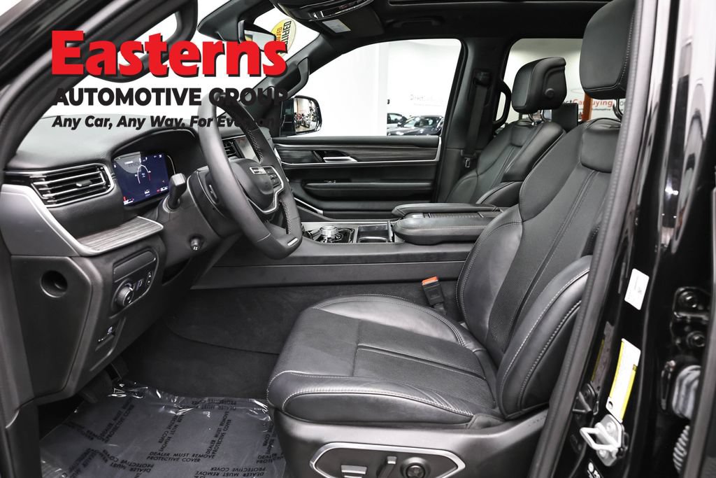 Used 2024 Jeep Wagoneer Series III w/ Premium Group I AWD/4WD image 14