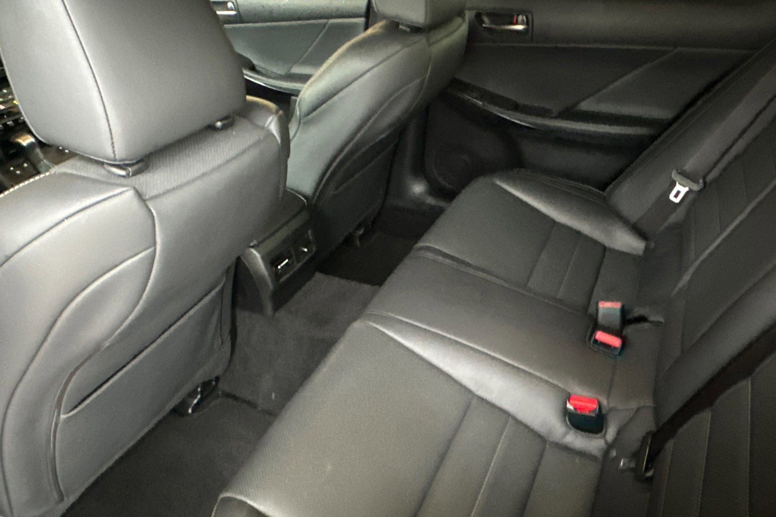 Used 2025 Lexus IS 500 image 13