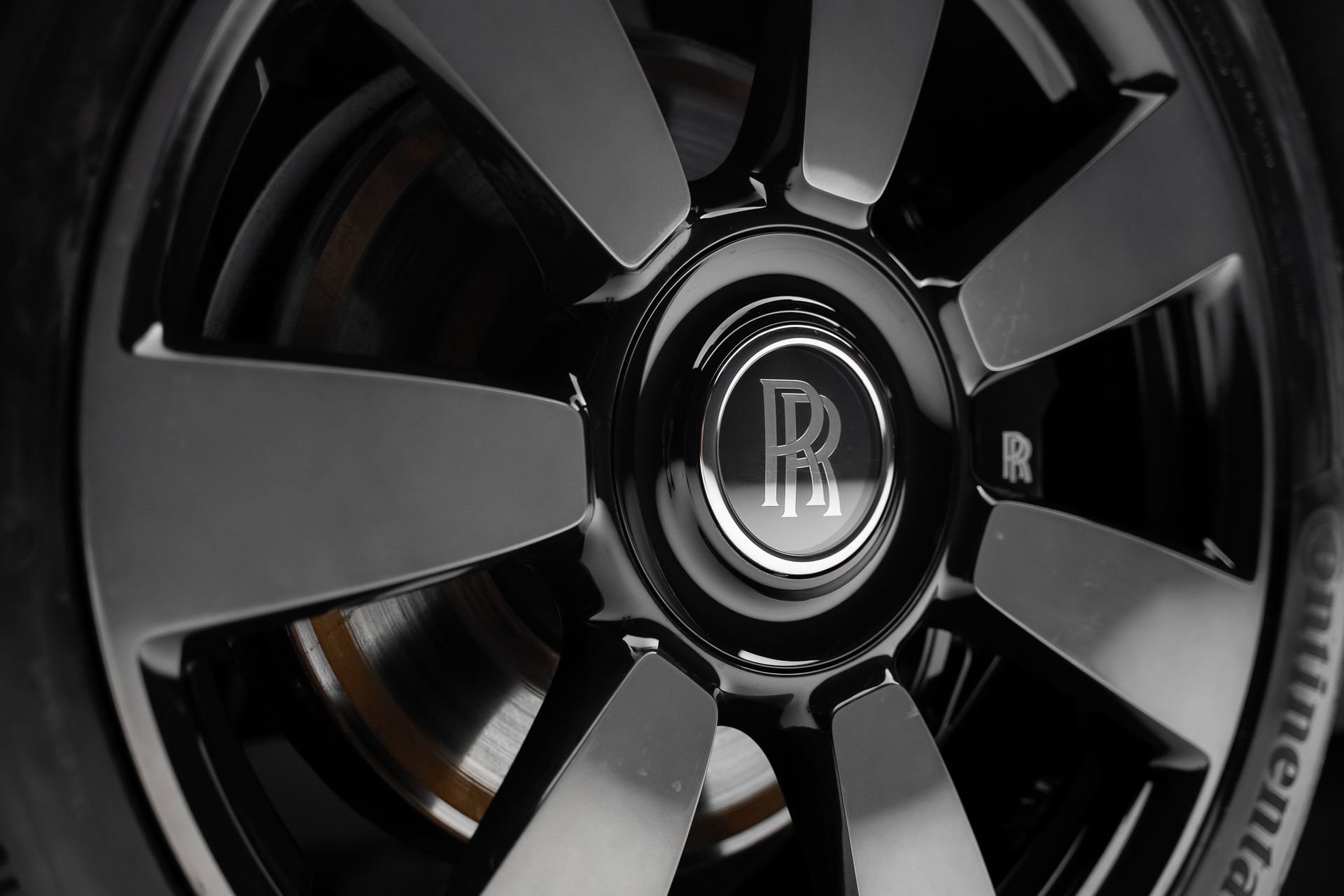 Used 2024 Rolls-Royce Cullinan w/ Cullinan Package AWD/4WD image 23