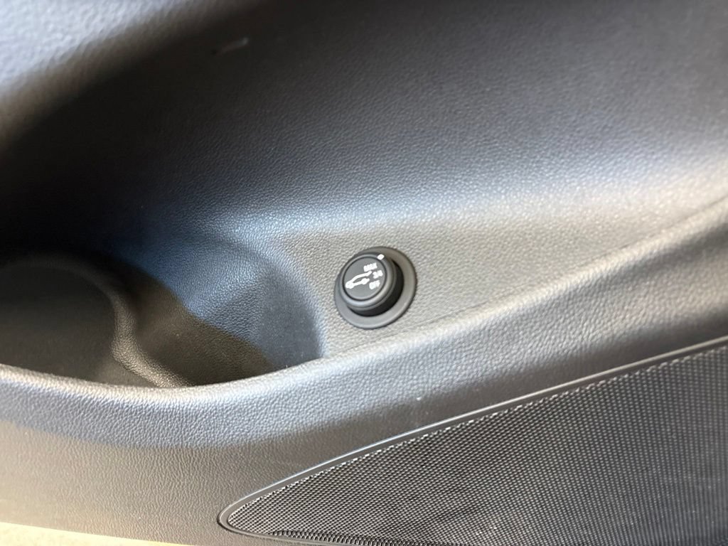 Used 2017 Buick Envision Essence AWD/4WD image 27