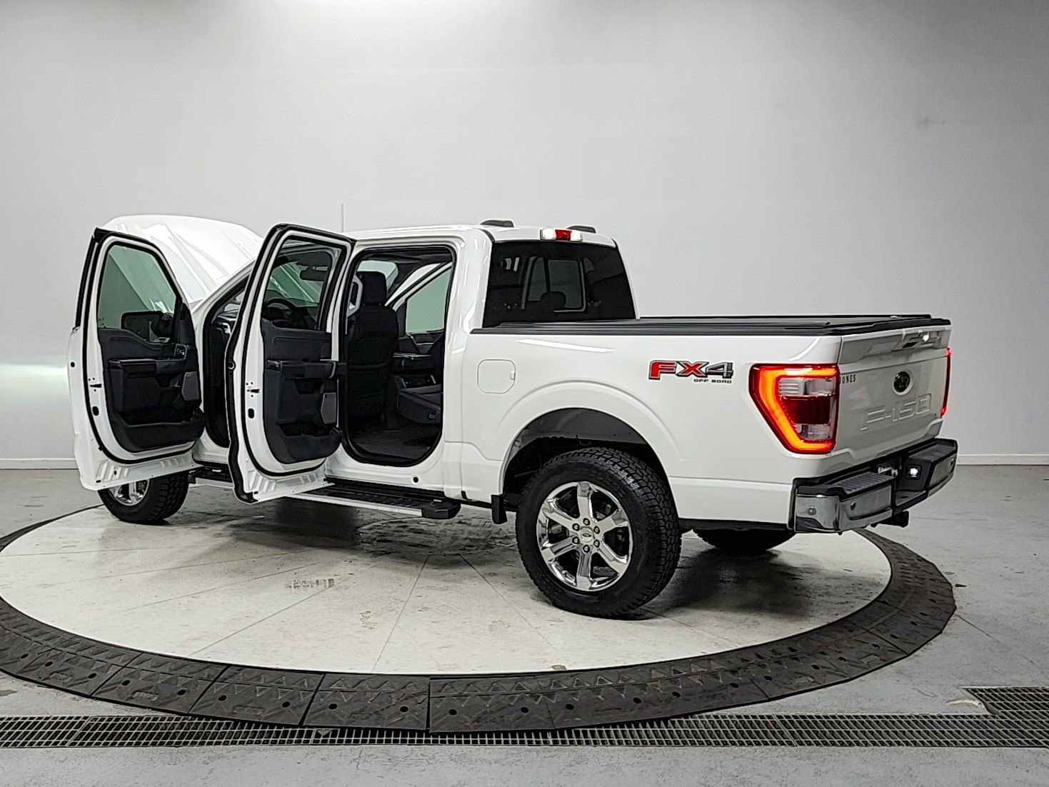 Used 2021 Ford F150 Lariat w/ Equipment Group 502A High AWD/4WD image 13