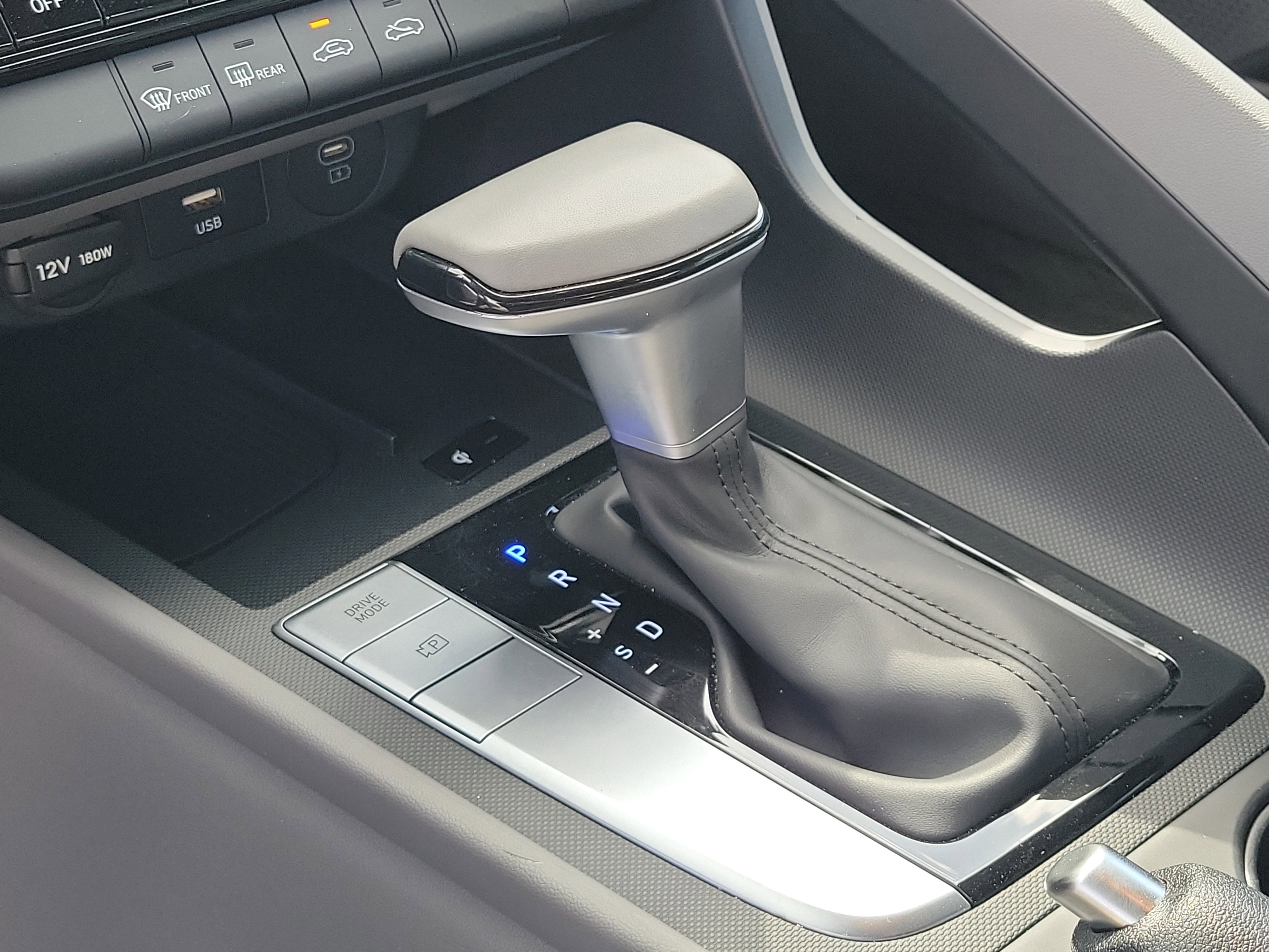 Used 2025 Hyundai Elantra Sport image 28