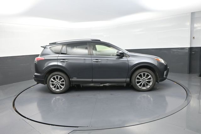 Used 2018 Toyota RAV4 Limited AWD/4WD image 15