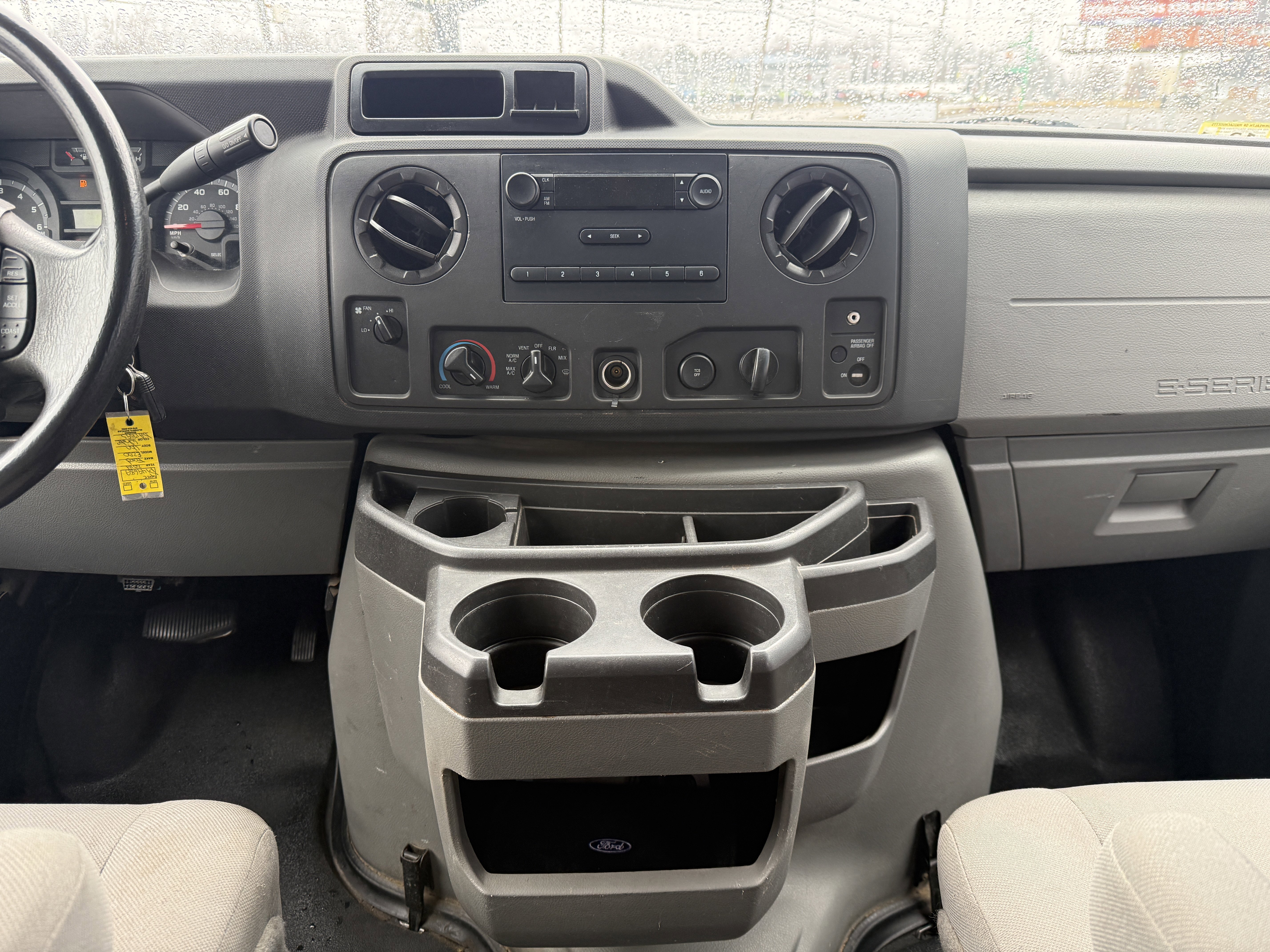 Used 2014 Ford E-250 and Econoline 250 w/ Power Group image 16