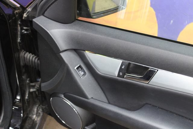 Used 2010 Mercedes-Benz C 300 4MATIC Sedan image 11
