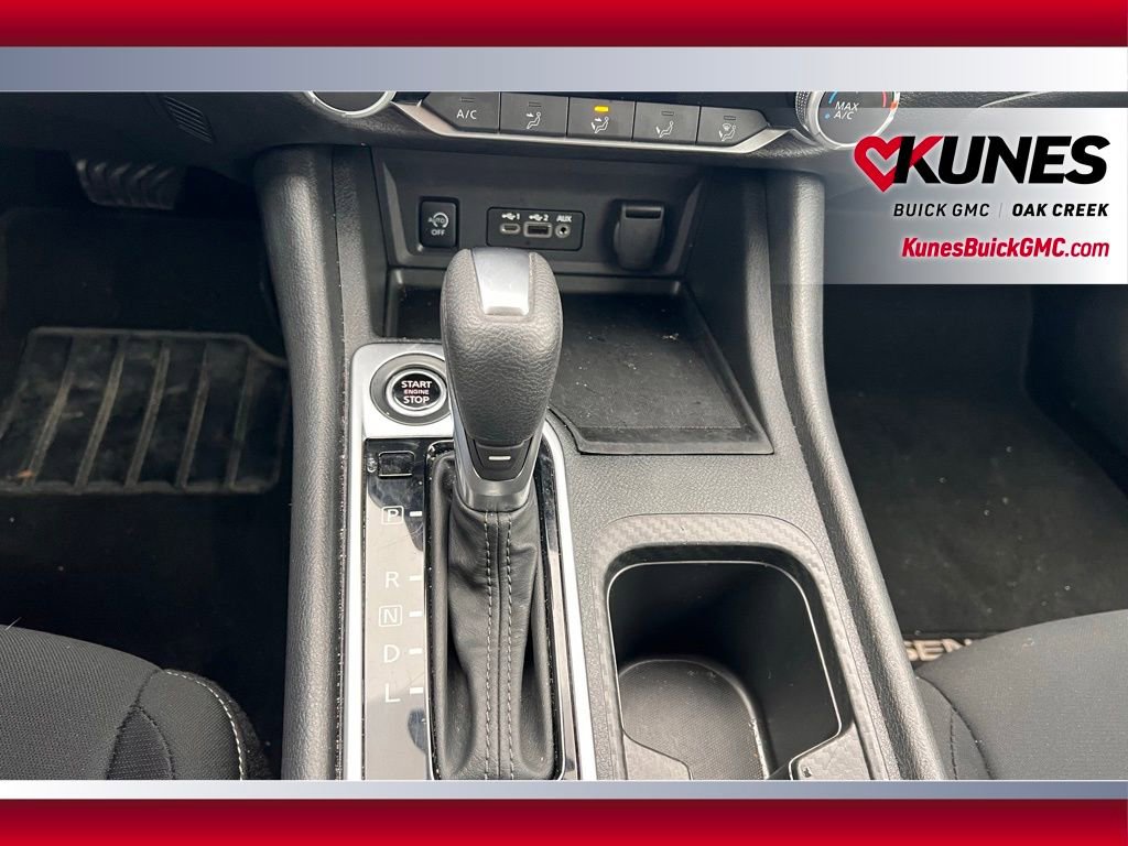 Used 2024 Nissan Sentra SV image 24