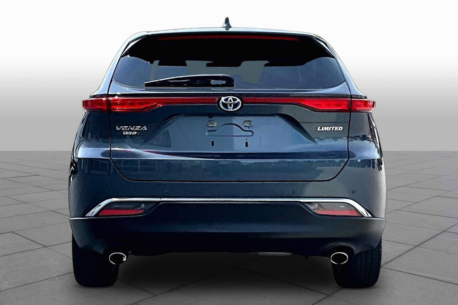 Used 2024 Toyota Venza Limited AWD/4WD image 5