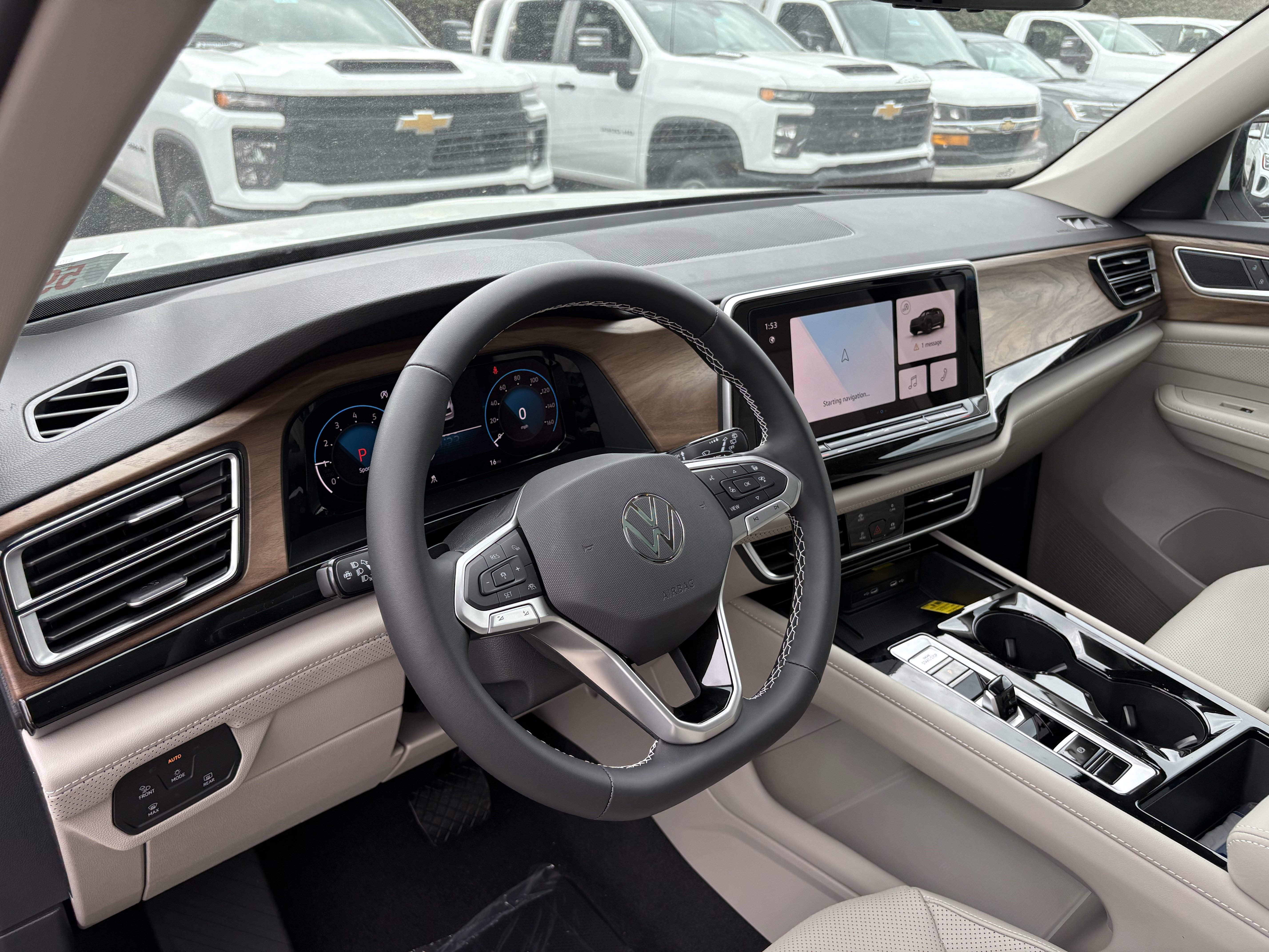New 2026 Volkswagen Atlas SE image 11