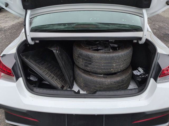 Used 2024 Hyundai Elantra SEL w/ Convenience Package image 5