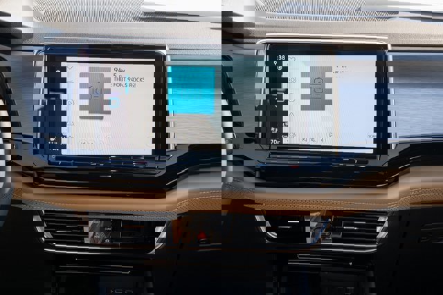 New 2026 Volkswagen Atlas Cross Sport SE image 31