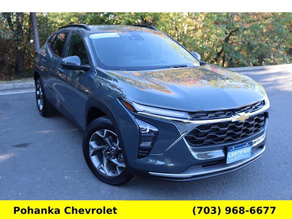 Used 2025 Chevrolet Trax LT w/ Driver Confidence Package