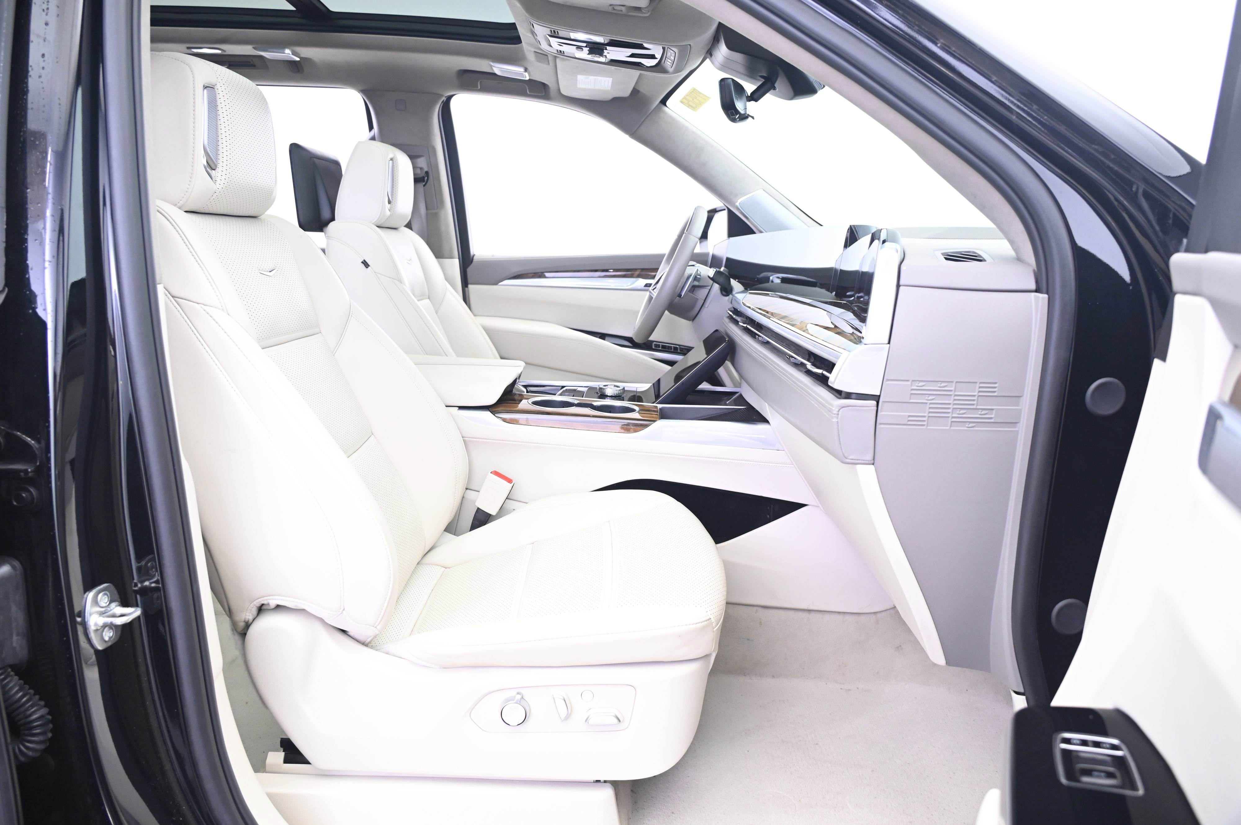 Used 2025 Cadillac Escalade Sport Platinum AWD/4WD image 25