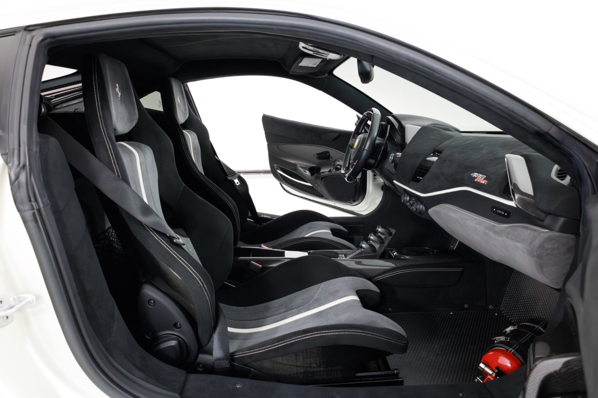 Used 2020 Ferrari 488 Pista Coupe RWD image 32