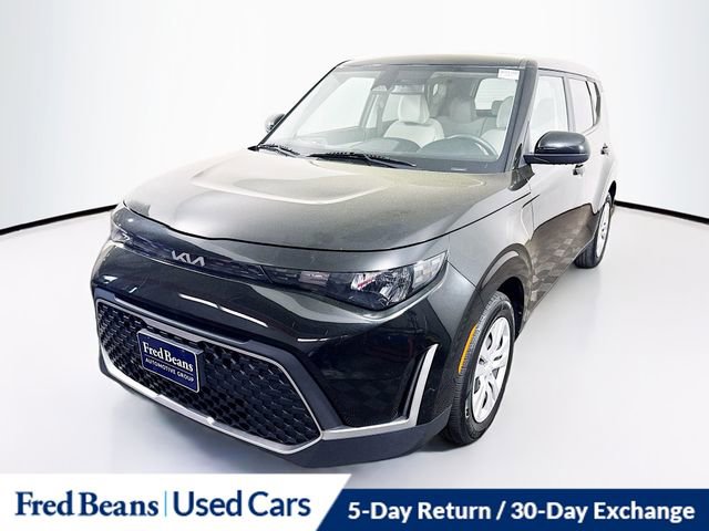 Used 2023 Kia Soul LX image 3