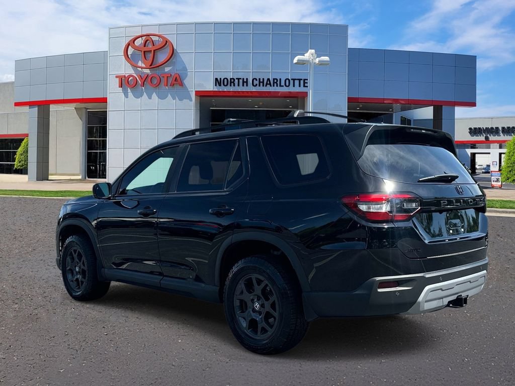Used 2025 Honda Pilot TrailSport image 5