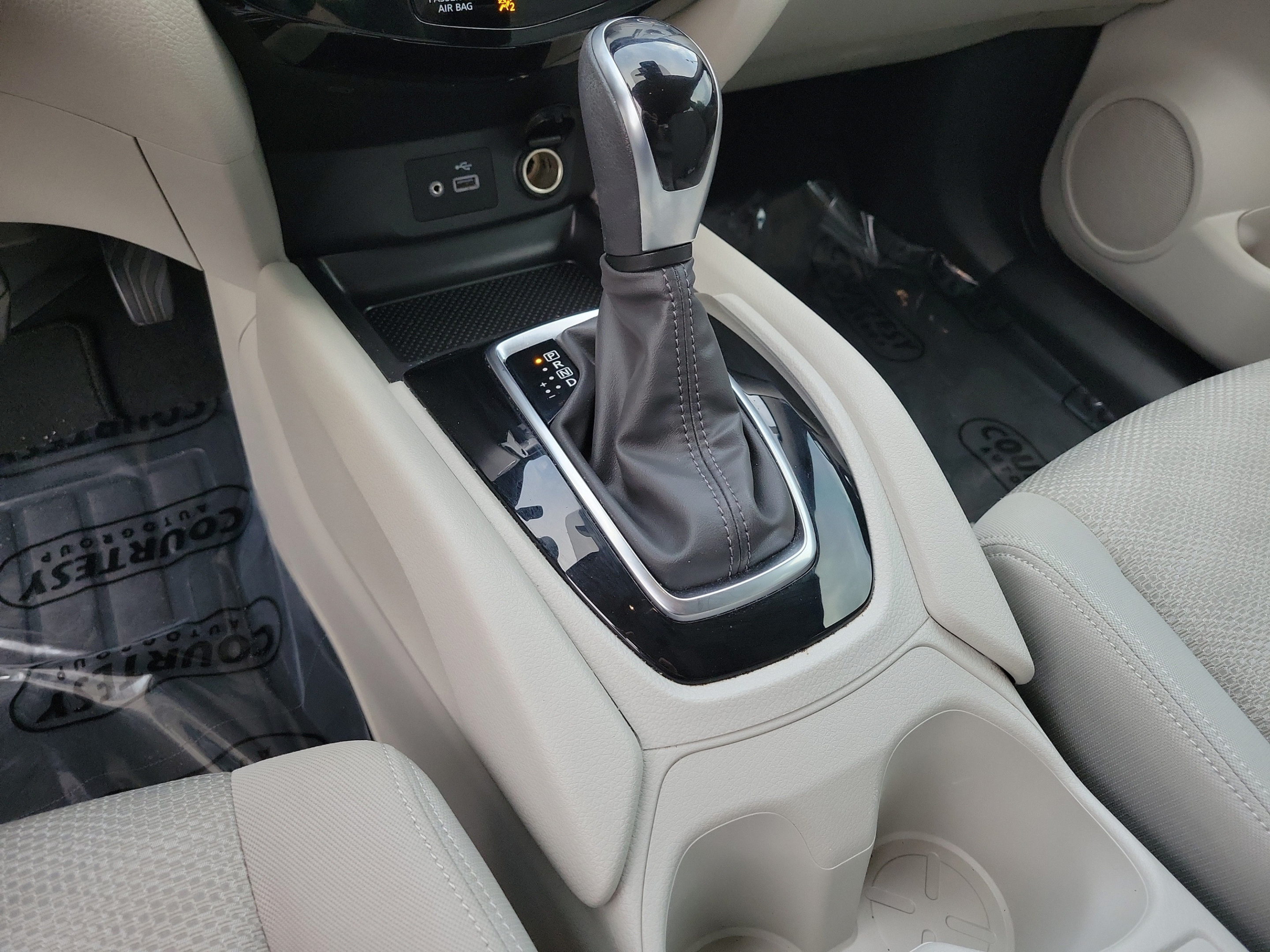 Used 2020 Nissan Rogue Sport SV FWD image 33