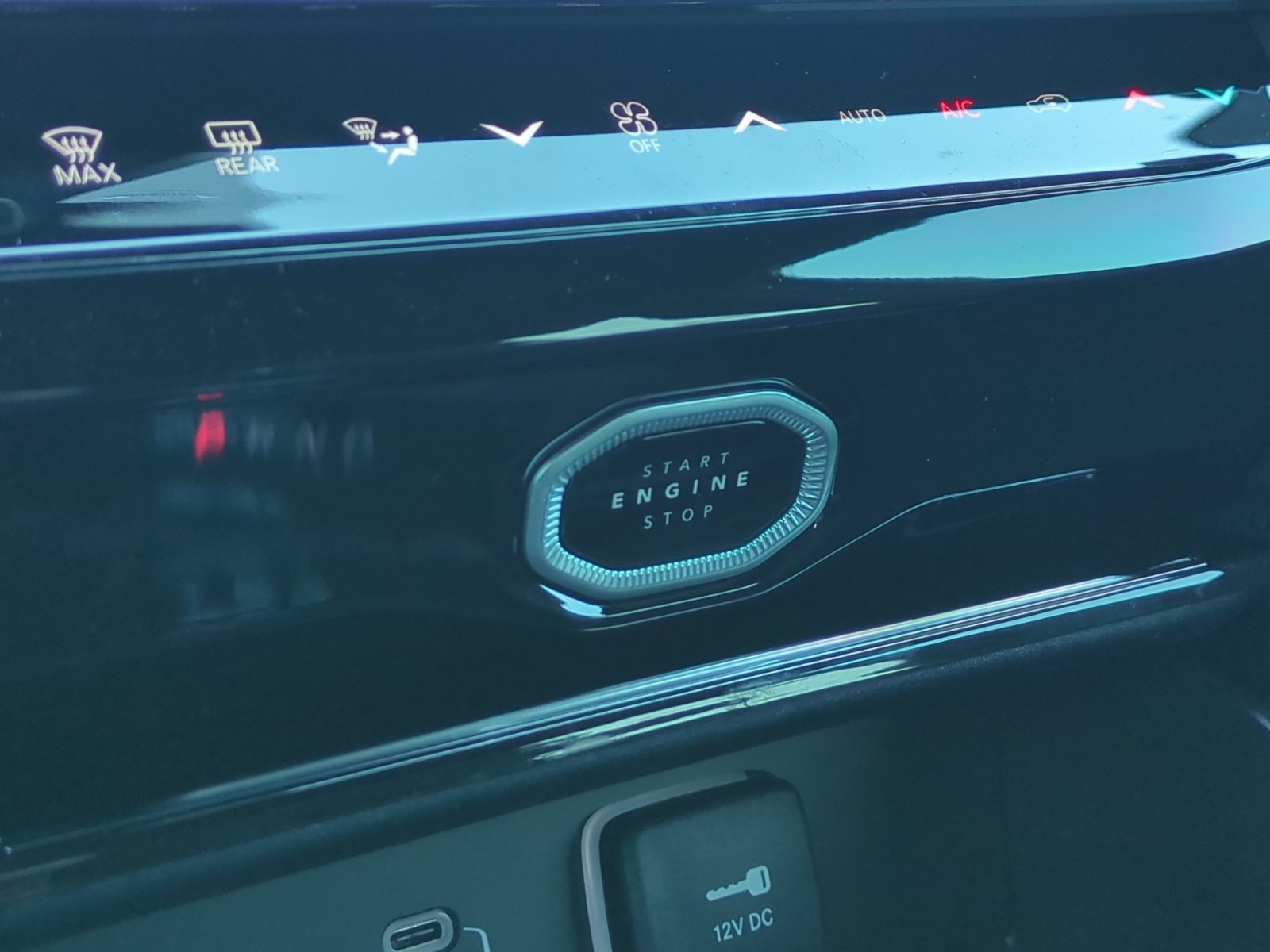 New 2026 Jeep Grand Cherokee Altitude AWD/4WD image 30