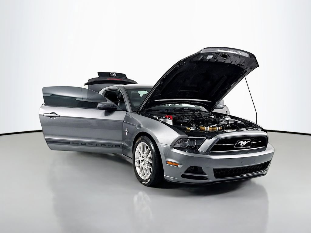 Used 2013 Ford Mustang Premium image 21