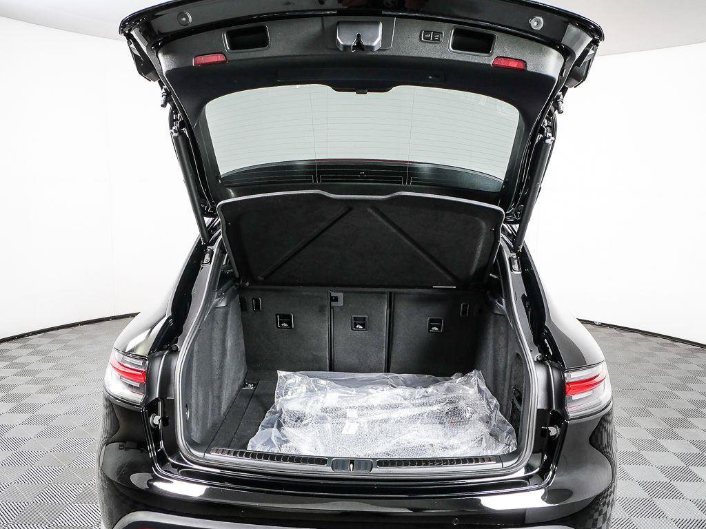 New 2026 Porsche Macan Turbo AWD/4WD image 33