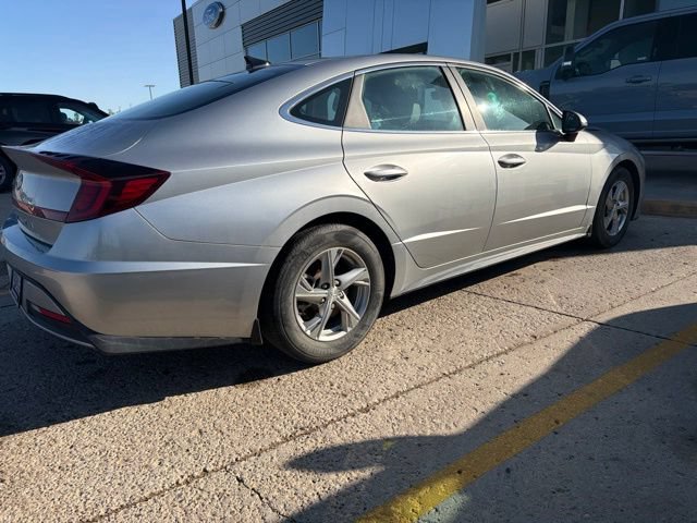 Used 2022 Hyundai Sonata SE FWD image 2