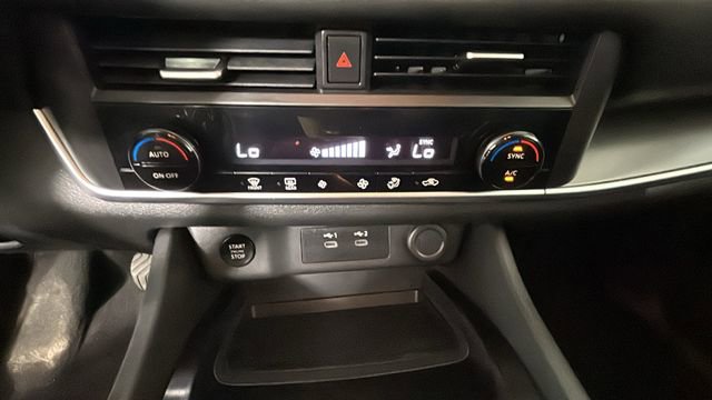 Used 2024 Nissan Rogue SV AWD/4WD image 22