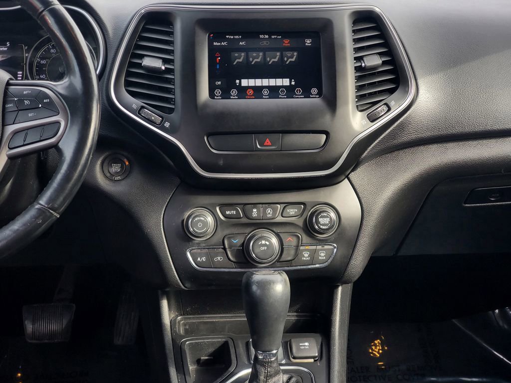 Used 2019 Jeep Cherokee Latitude Plus FWD image 29