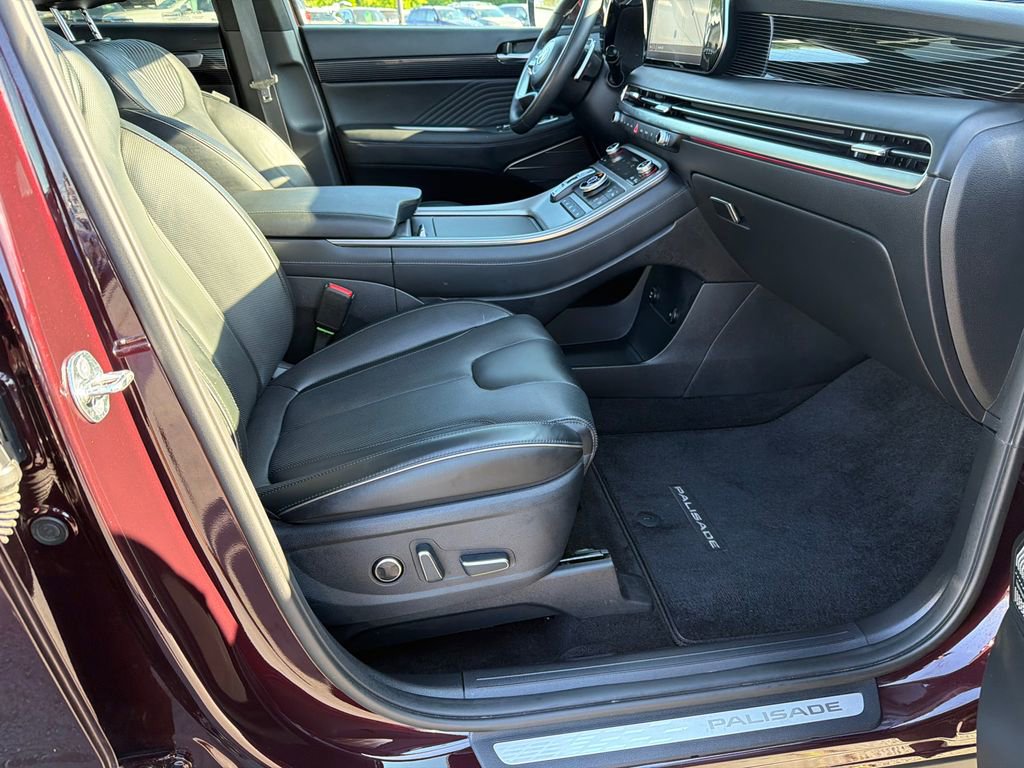 Used 2024 Hyundai Palisade Calligraphy image 13