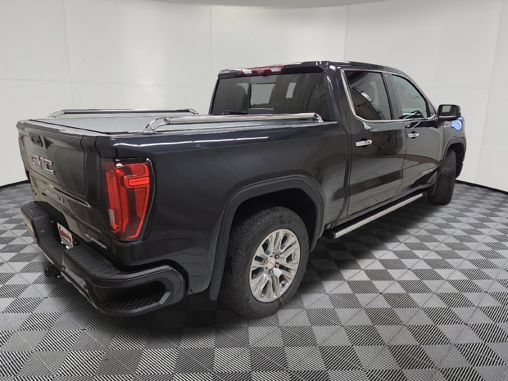 Used 2023 GMC Sierra 1500 Denali w/ Technology Package AWD/4WD image 4