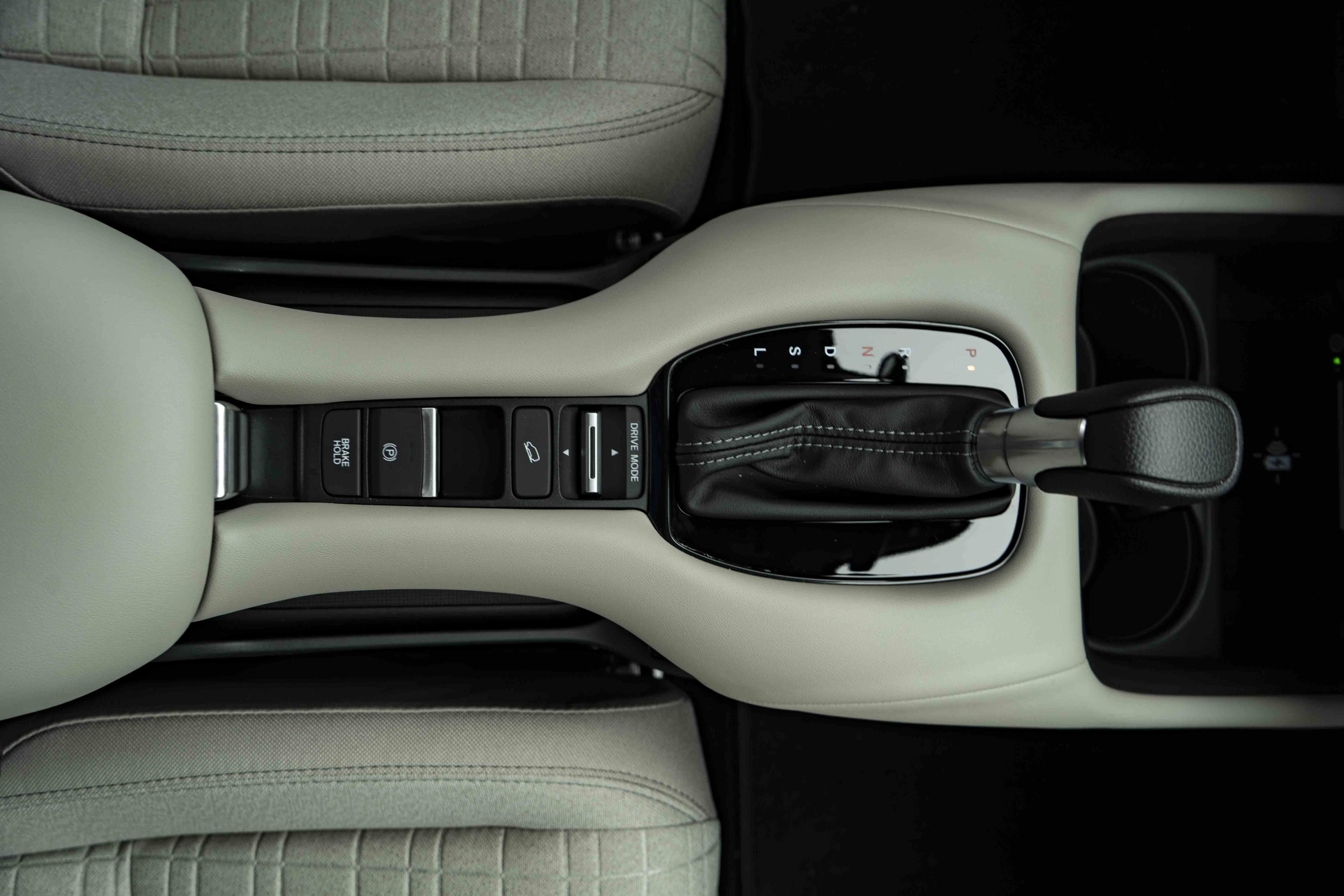 Certified 2026 Honda HR-V LX image 27