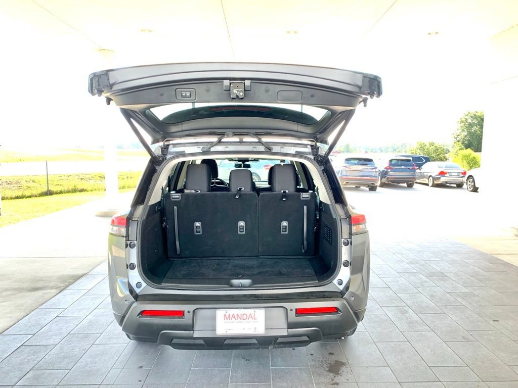 Used 2025 Nissan Pathfinder SV FWD image 20