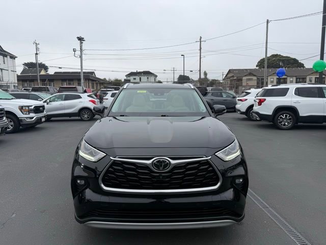 Used 2021 Toyota Highlander Platinum image 8
