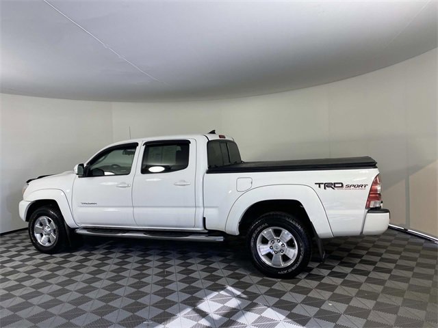 Used 2015 Toyota Tacoma 4x4 Double Cab w/ TRD Sport Package image 5