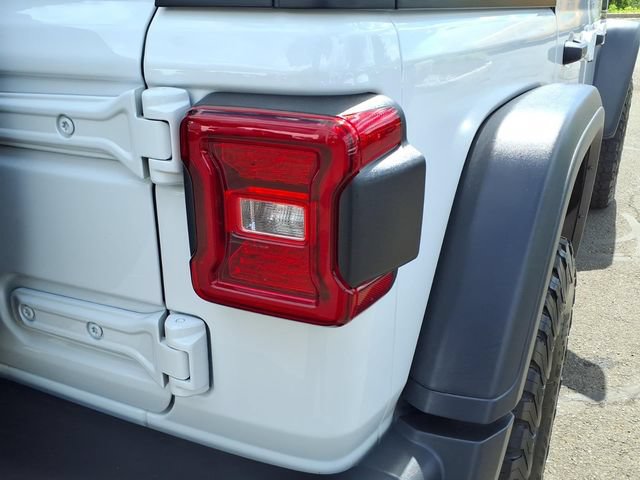Used 2023 Jeep Wrangler Unlimited Rubicon 4xe AWD/4WD image 16