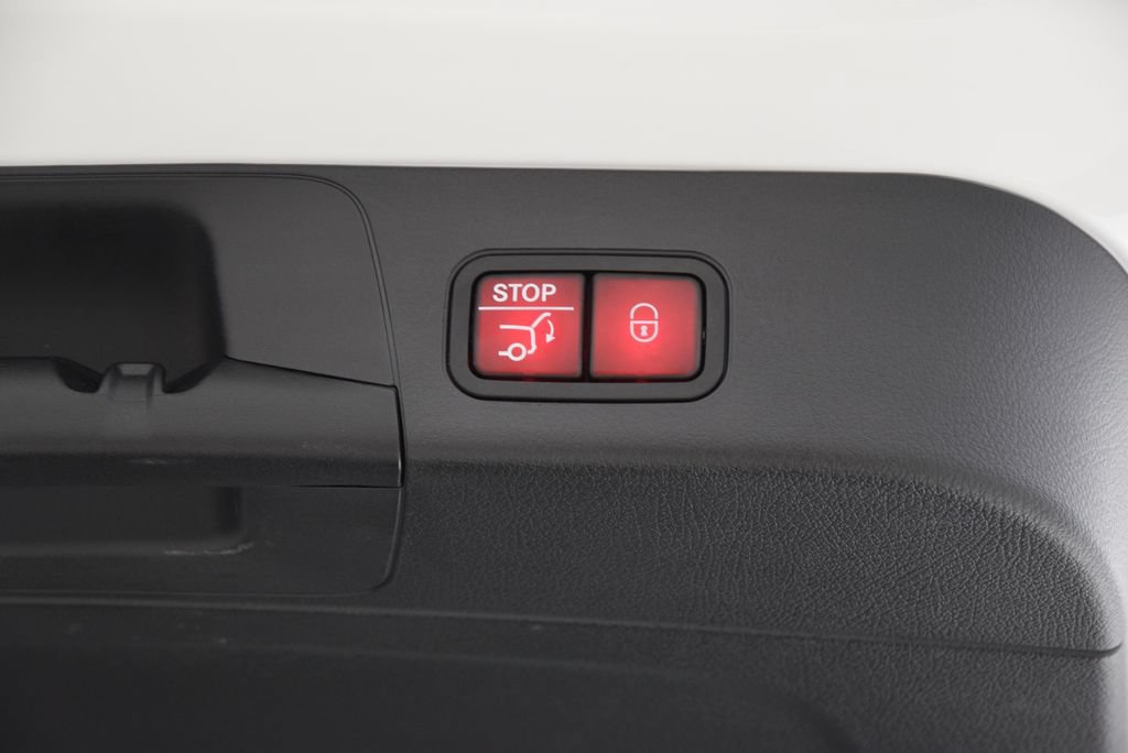 Certified 2024 Mercedes-Benz EQB 300 4MATIC image 31