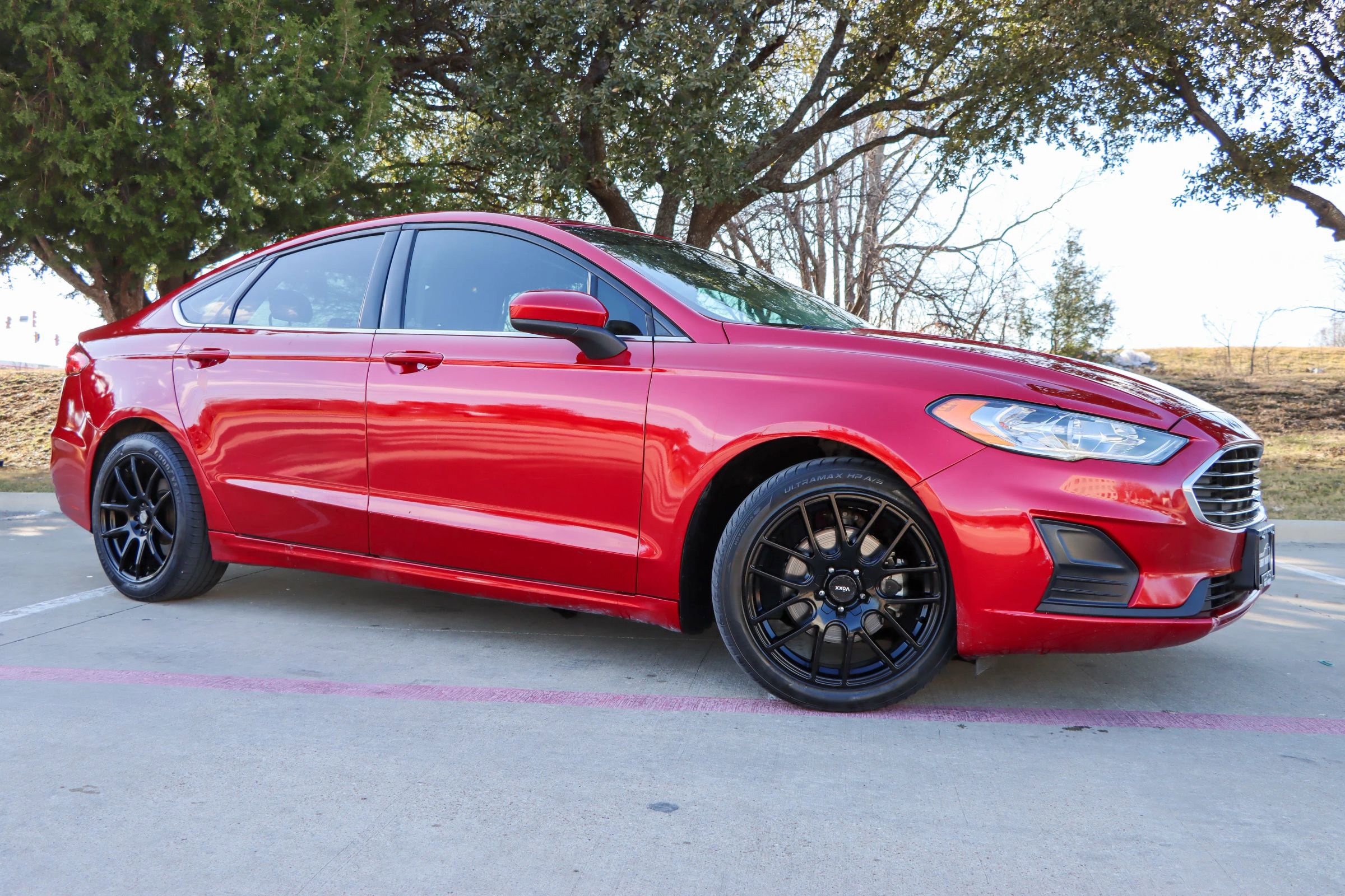 Used 2020 Ford Fusion SE FWD image 1