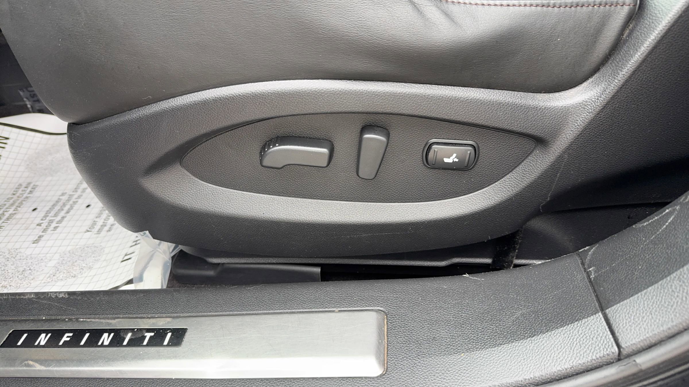 Used 2010 INFINITI FX35 AWD w/ Navigation Pkg image 11