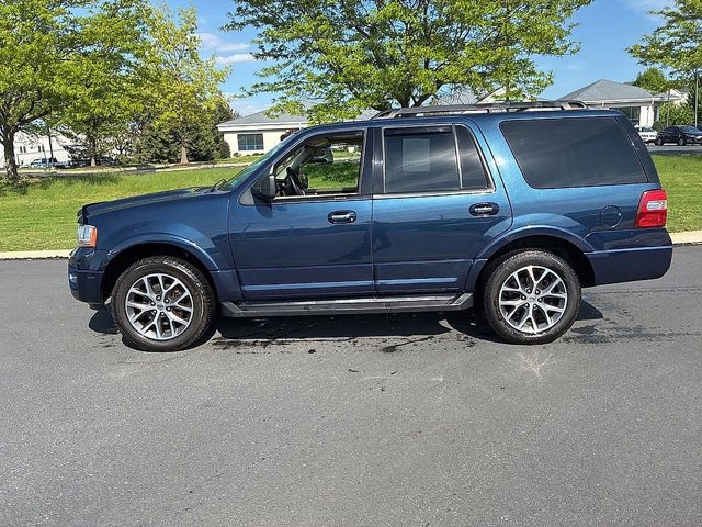 Used 2017 Ford Expedition XLT w/ Equipment Group 202A AWD/4WD image 14
