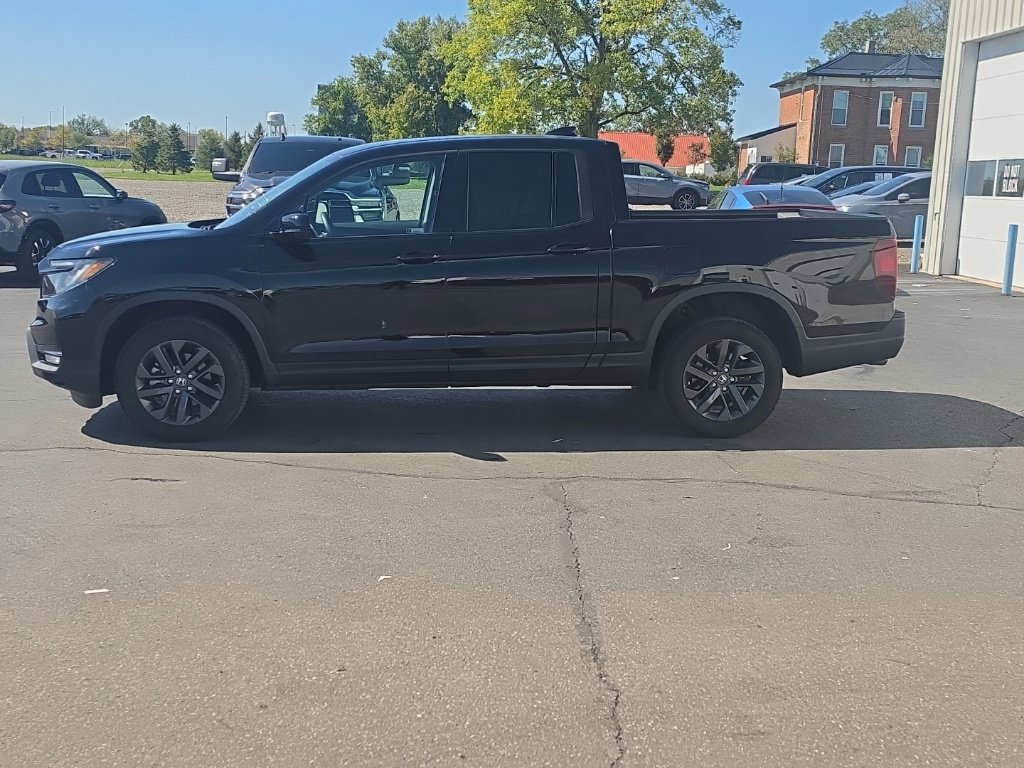 Used 2023 Honda Ridgeline Sport image 4