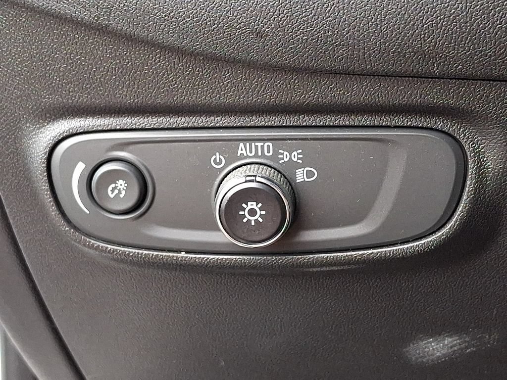 Used 2023 Chevrolet Equinox LS w/ LS Convenience Package FWD image 25
