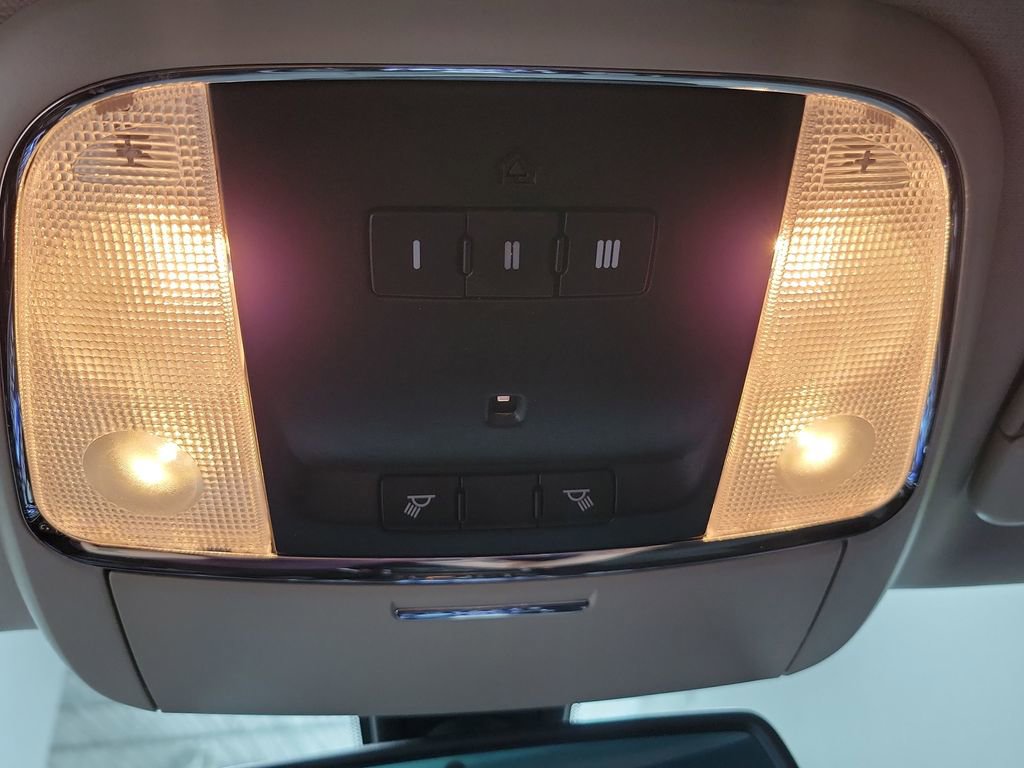 Used 2019 Chrysler 300 Touring w/ Driver Convenience Group RWD image 45