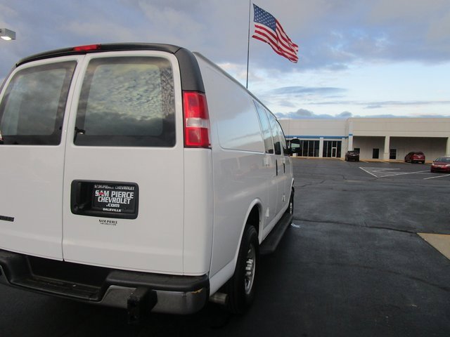 Used 2023 Chevrolet Express 2500 w/ Driver Convenience Package image 5