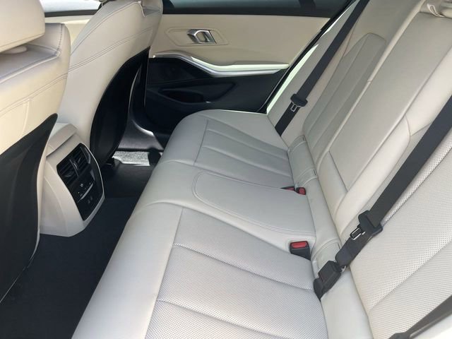 Used 2025 BMW 330i xDrive Sedan w/ Convenience Package AWD/4WD image 17
