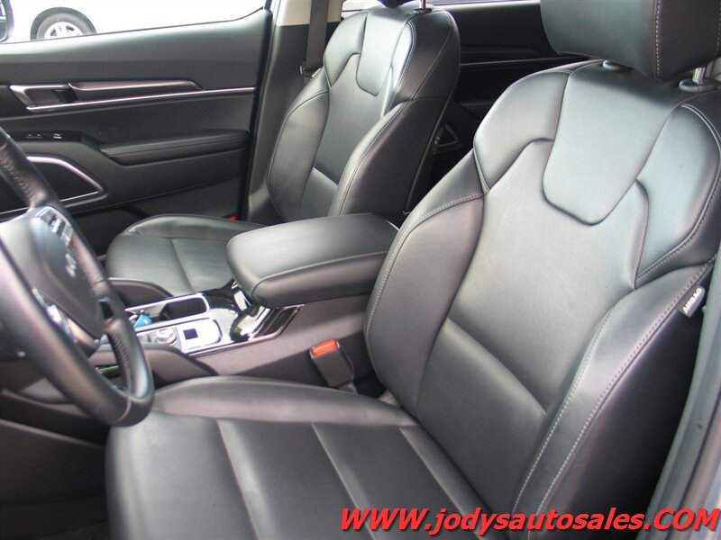 Used 2025 Kia Telluride S AWD/4WD image 5