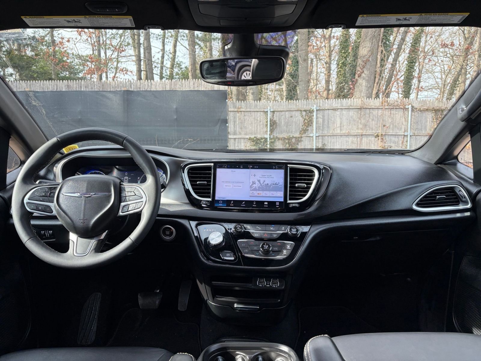 Used 2025 Chrysler Pacifica Select image 36